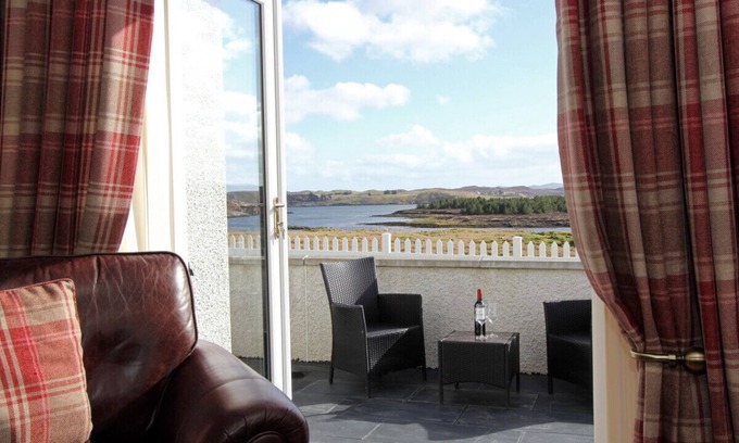 Lewis and Harris Cottage | Family-Friendly Dunraven with Cozy Open Fire in Stornoway