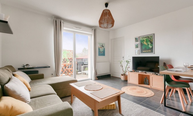 Ares Apartment | Relaxing Getaways in Arès with Family-Friendly Amenities