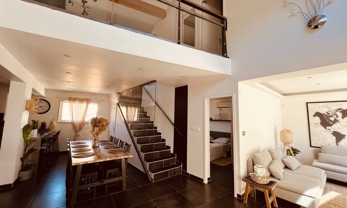 Quartier Administrations House | Charming Duplex in the Heart of Nîmes with Pool & Kitchen