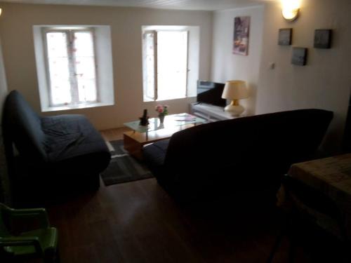 Mirecourt Apartment | Convenient Duplex 2 in Central Mirecourt for Your Stay