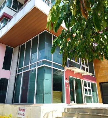 Phlabphla Apartment | Enjoy a Family-Friendly Stay at Duplex 21 Apartment