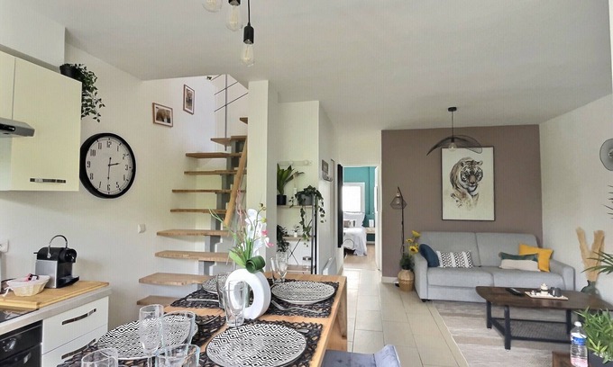 La Redoute-Le Fort Apartment | Duplex 3 bedrooms, 2 bathrooms, Harmonious Fontenay sous Bois near Paris