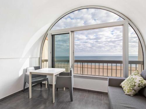 Marseillan Plage Apartment | Duplex Apartment with Sea View - Family Friendly Retreat