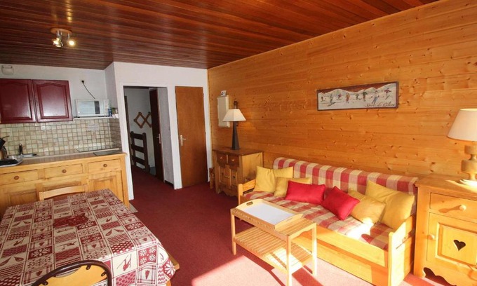 Auris Apartment | Cozy Duplex with Balcony and Glacier Views in Auris en Oisans