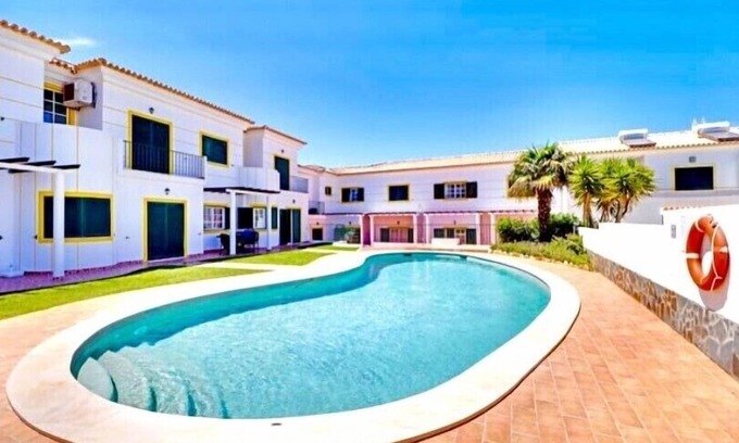 Luz Apartment | Beachside Duplex for 5 with Pool and Ocean View