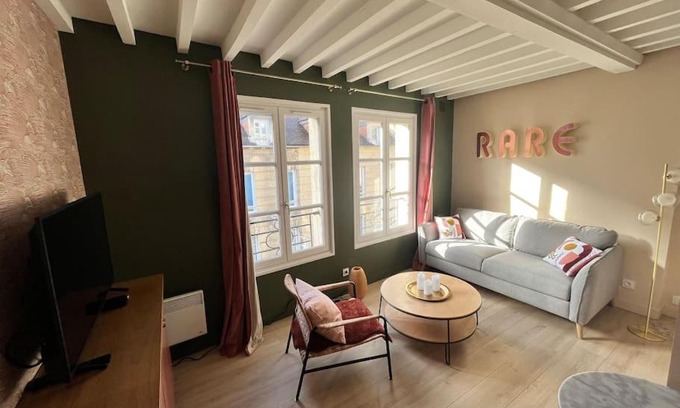 Centre Ancien Apartment | Modern Duplex in St Sauveur - Rated 9/10, Family Friendly