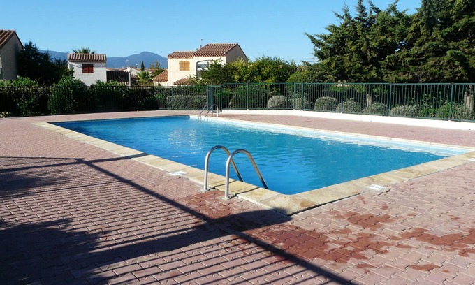 Saint-Cyprien Plage Villa | Cozy Duplex with Pool & Garden, Steps from the Sea