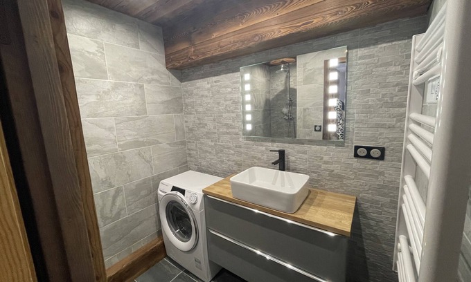 Albiez-Montrond Apartment | Cozy Duplex Apartment for 6, Steps from the Slopes