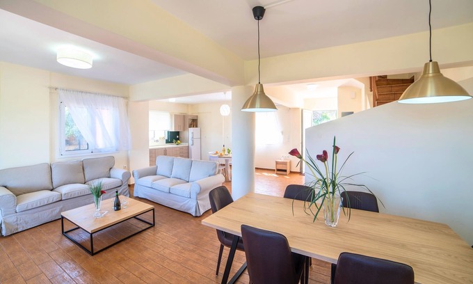 Filaki Apartment | Elegant Duplex Apartment with Pool and Ocean Views