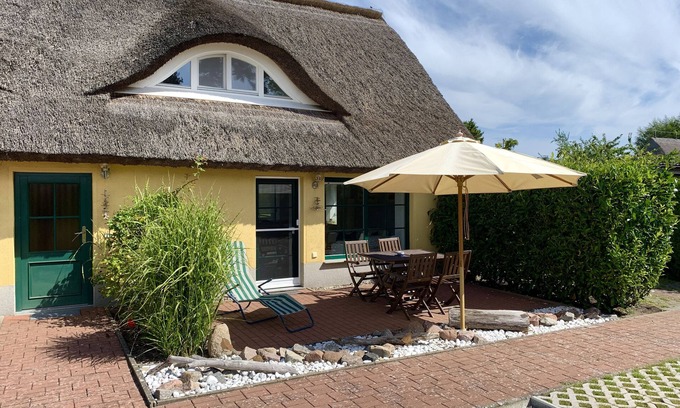 Wieck auf dem Darss Apartment | Relax in Green Spaces at Anni's Duplex Apartment