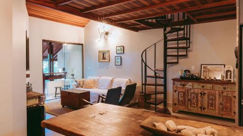 Jardim Europa Apartment | Duplex Apartment Near the Heart of Campos do Jordão