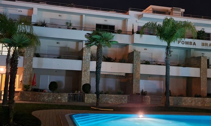 Vale de Carro Condo | Inviting Duplex with Pool View, BBQ & Steps to the Beach