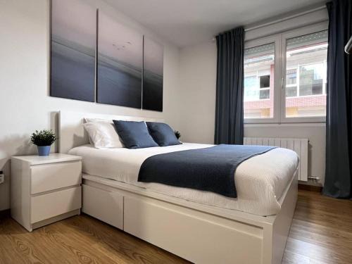 Renedo Apartment | Stylish Duplex with Terrace for Family-Friendly Getaways