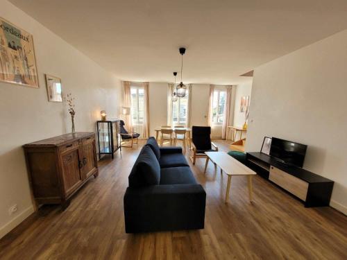 Macau Apartment | Cozy Duplex in the Heart of Town - Rated 9/10 by Guests