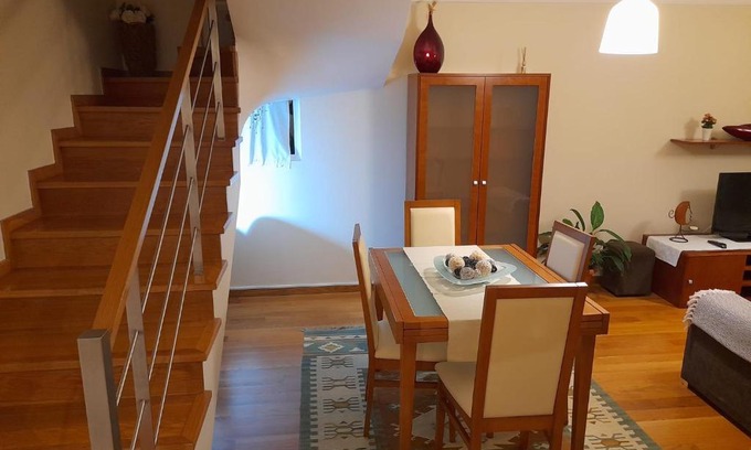 Santa Cruz Apartment | Top-Rated Duplex da Fontinha for Unforgettable Stays
