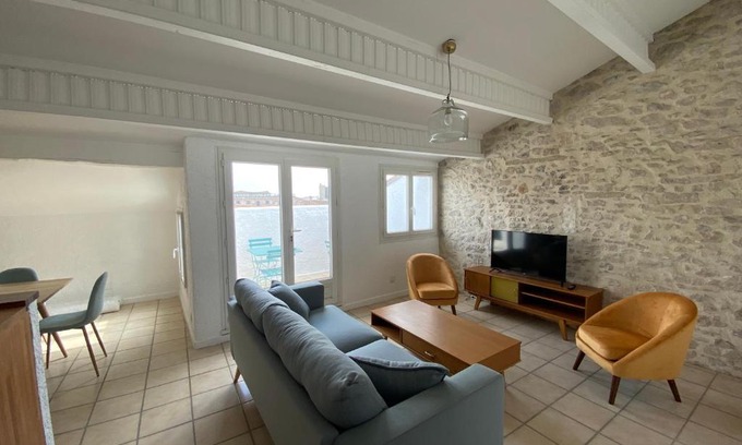 Quartier Administrations Apartment | Elegant Duplex with Terraces - Perfect for Families