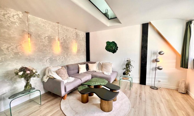 Noisy-sur-Ecole Apartment | Stylish Duplex Design Near Climbing Spots in Fontainebleau