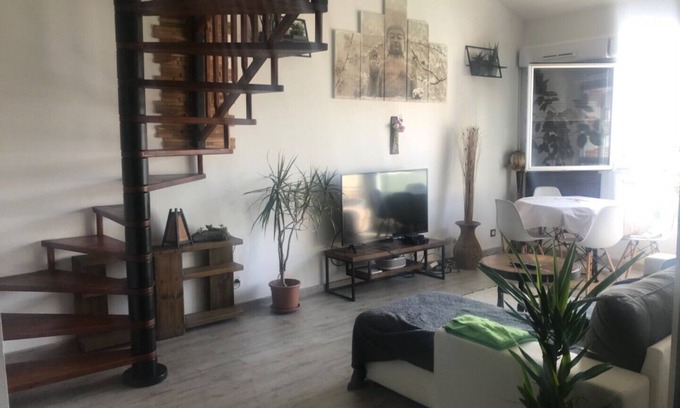 Blagnac Apartment | Inviting Duplex en Terraéro with Pool and Spa Amenities