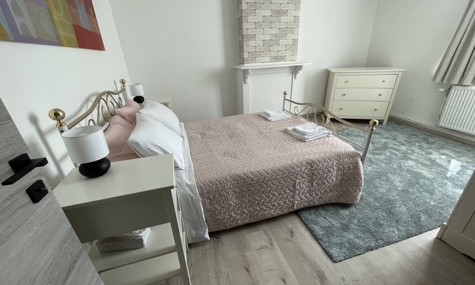 Ans Apartment | Independent Duplex Close to Amenities with Breakfast Included
