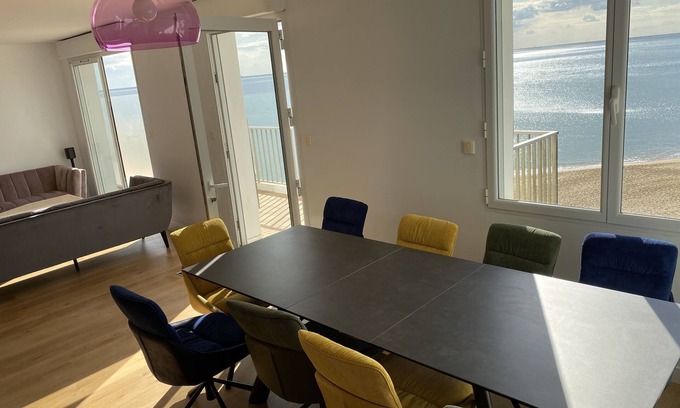 Pornichet Apartment | Beachfront Duplex with Pool and Ocean View Amenities