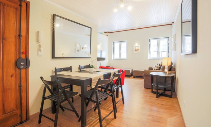 Se House | Discover the Duplex Fado Alfama Apartment with Spa & Kitchen