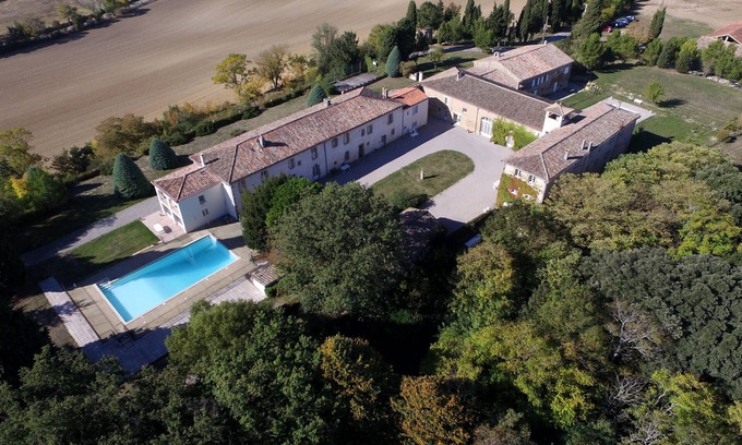 Airoux House | Relax at Duplex Forge with Spa, Pool & Lake Views
