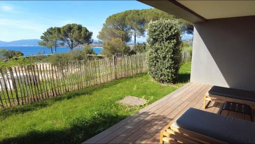 Pietrosella Apartment | Ocean View Duplex Horizon with Breakfast & Family Amenities