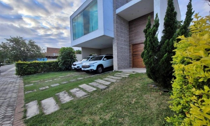 Guarapari House | Relaxing Duplex in Guarapari with Private Pool & Ocean Views
