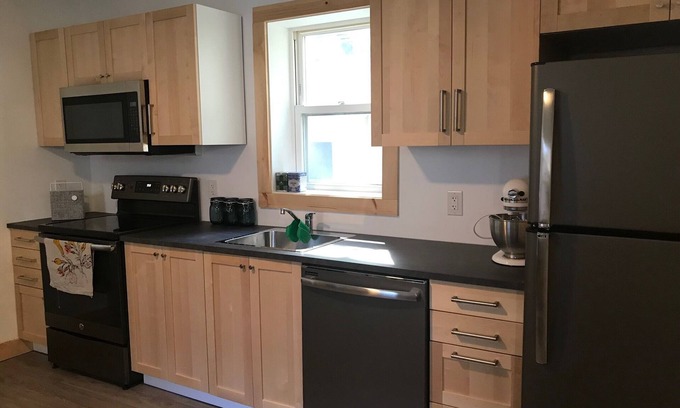 Williamstown House | Historic Duplex near Williams & Spring St with Breakfast