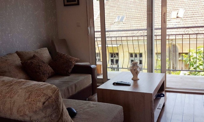 Downtown Apartment | Central Duplex: Guest Rated 10/10 for Your Perfect Stay
