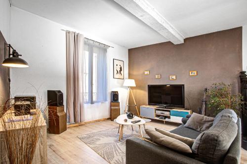 Ceret Apartment | Family-Friendly Duplex Les Trois Ponts with Bridge Views