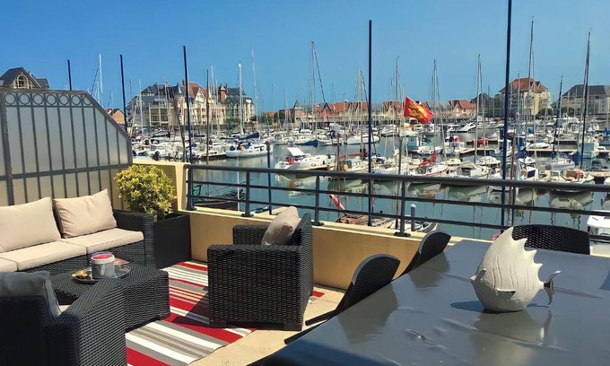 Port Guillaume Apartment | Stylish Duplex Loft with Terrace and Port Guillaume Views
