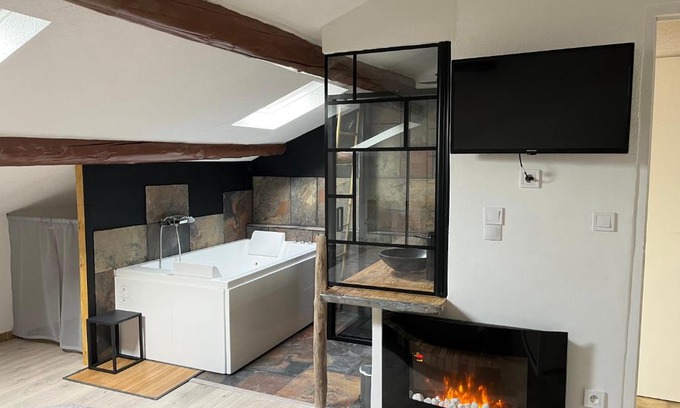 Entraigues-sur-la-Sorgue Apartment | Bright Duplex with Terrace, Pool & Pet-Friendly Amenities