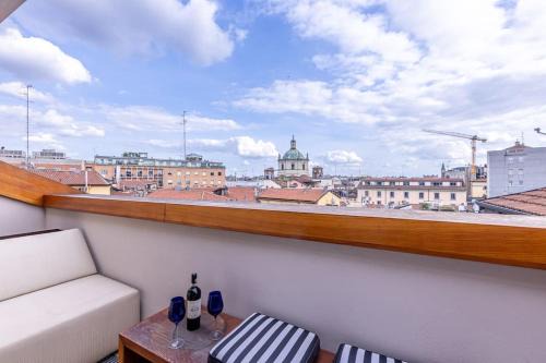 Carrobbio Apartment | Duplex lusso con terrazzo panoramico vicino Duomo