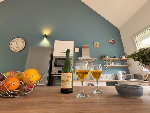 Cherbourg-en-Cotentin Apartment | Family-Friendly Duplex Parapluies de Cherbourg with Netflix