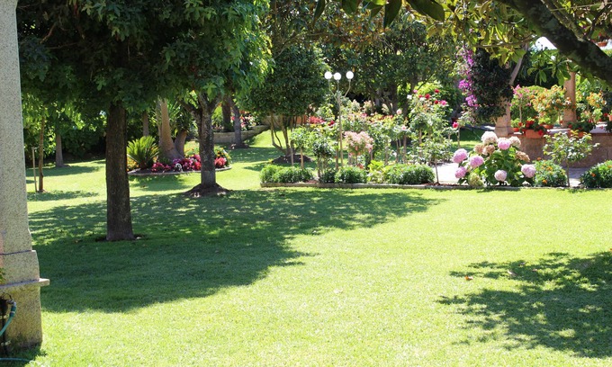 O Grove Apartment | Beautiful Duplex Playa de Rons with Pool, Steps to Beach