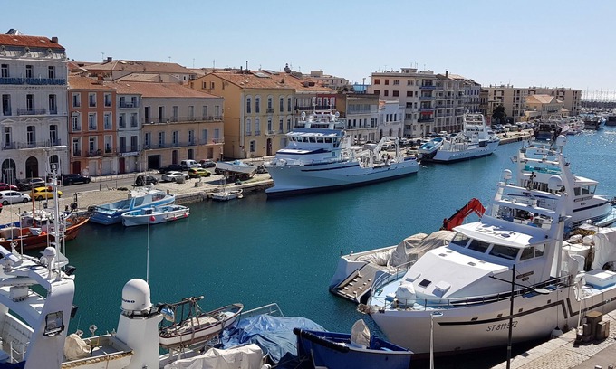 Sete Apartment | Prime Duplex in Center - 2 Bedrooms Near Canal Royal