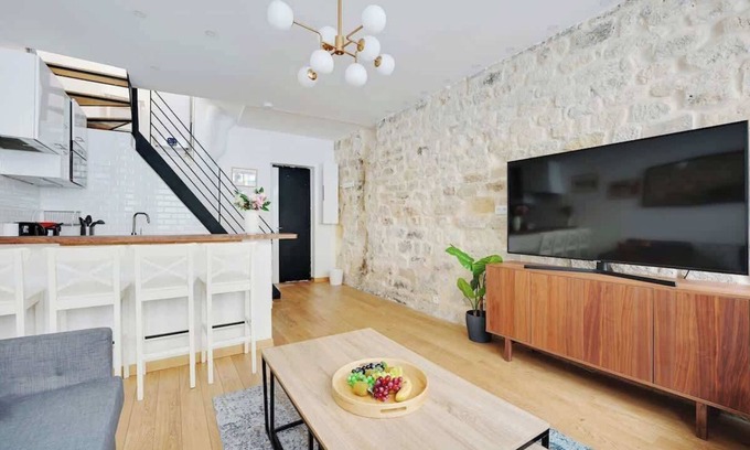 Porte-Saint-Martin Apartment | Duplex pour 6 à République – Confort et Centralité