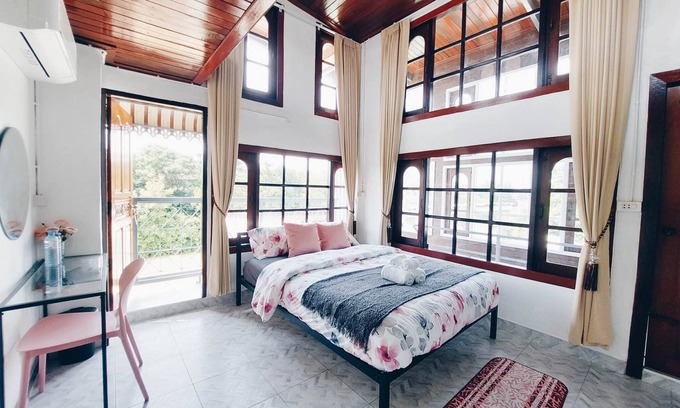 Phu Khao Thong Apartment | Inviting Duplex Room at Hello Sunshine with Spa & Hot Tub