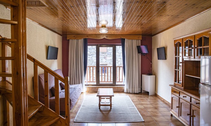 Soldeu Apartment | Rustic Duplex with Free Parking & Terrace - Rated 10/10
