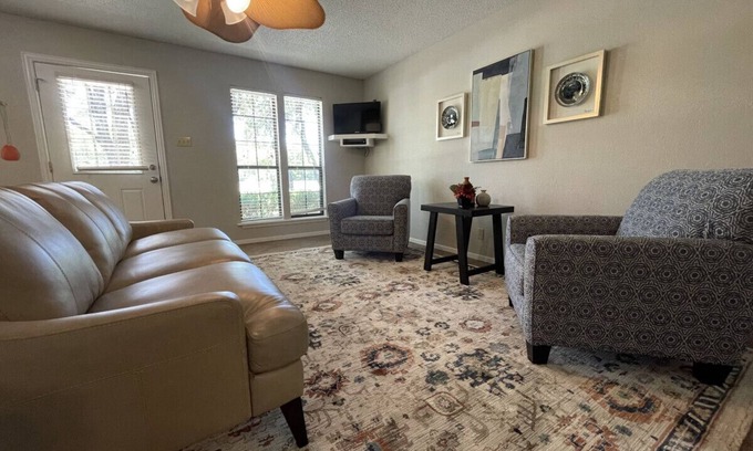 Denison Cabin | Inviting Duplex Cabin on Lake Texoma with Pet-Friendly Perks