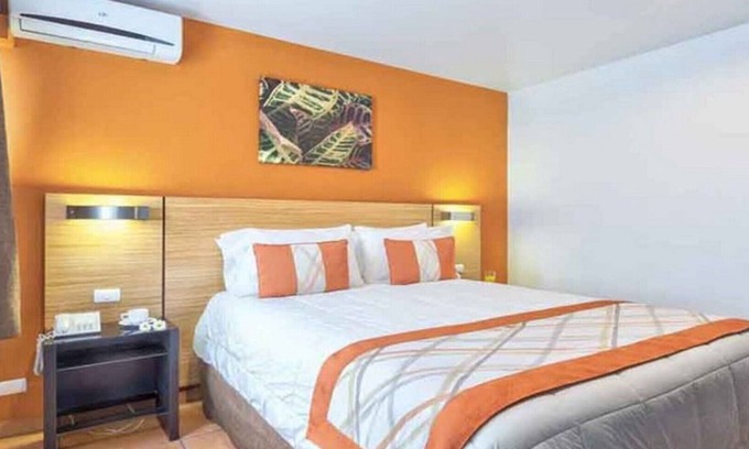 Mata Redonda Apartment | Relaxing Retreat at Duplex - Suites Cristina with Pool & Spa