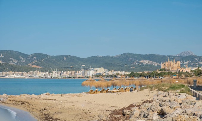 Foners Apartment | Seafront Duplex Terrace for Unforgettable Getaways