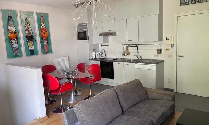 Northern Quarter Apartment | Peaceful Duplex Retreat: Pet & Child Friendly Getaway