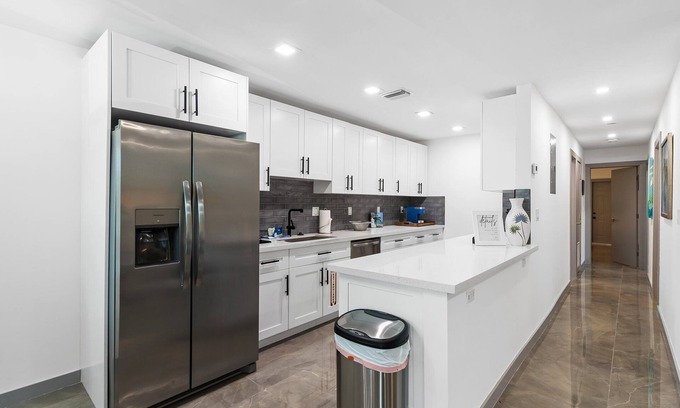 Citrus Isles House | Immaculate Duplex with Ocean View & Pool Access