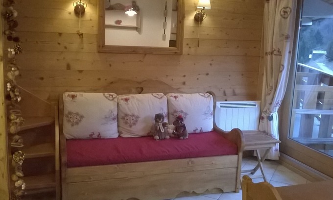 Meribel-Mottaret Apartment | Chalet-Style Duplex with Ski-In/Ski-Out Access & Pool