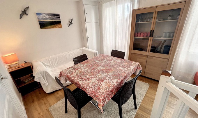Granville Apartment | Oceanfront Apartment Granville with Spa and Ocean View