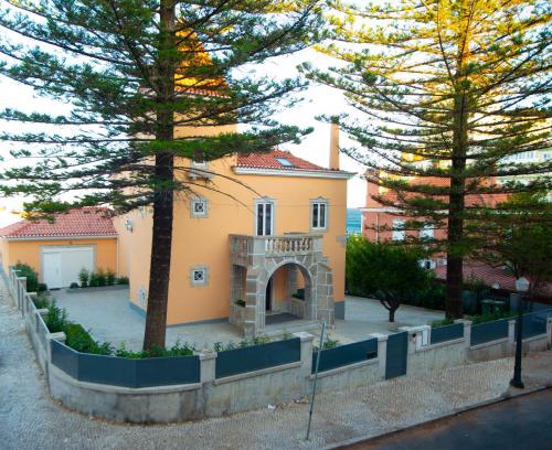Lisbon Old Town House | Duques Villa Guesthouse: 4-Star Stay with Family Amenities