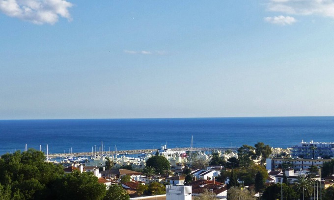 Carihuela Apartment | Oceanfront Escape at Duquesa, Benalmádena Costa