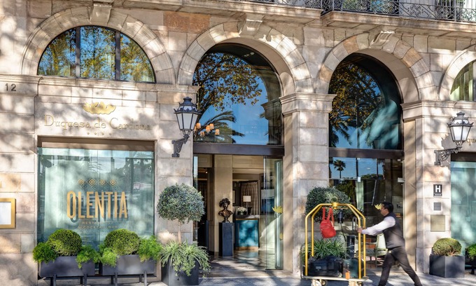 Ciutat Vella Hotel | Elegant Duquesa de Cardona Hotel: Rated 9.6/10 with Spa & Pool